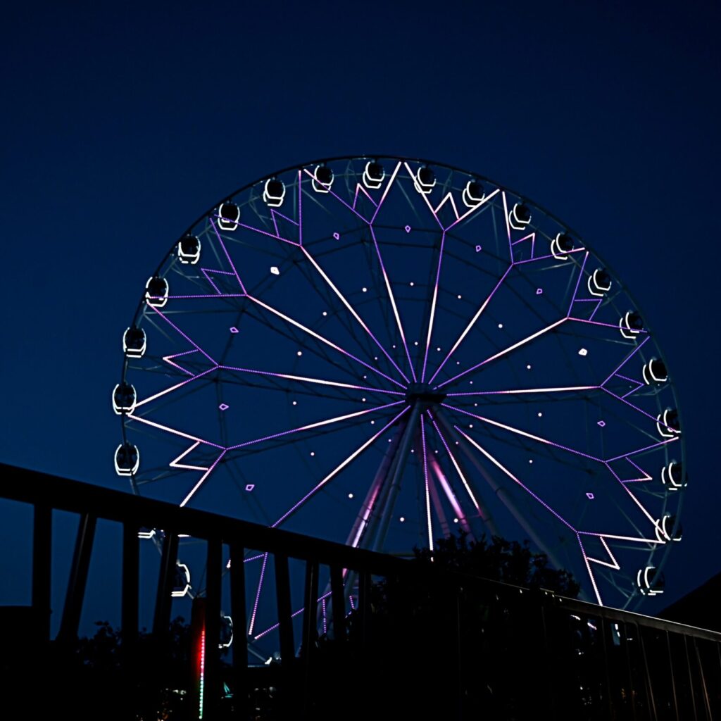 amusement-park-with-ferris-wheel-SC3NR6M